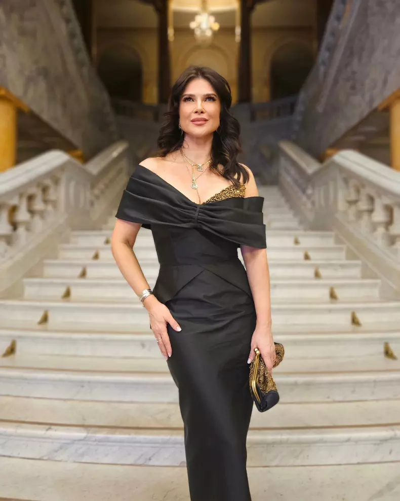 monica-barladeanu-in-rochie-neagra