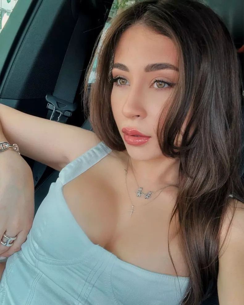 nicole-cherry-selfi