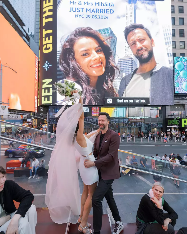 Ramona Păun de la Pro TV s-a căsătorit civil cu Cosmin Mihăiță la New York, în mai 2024 (12)