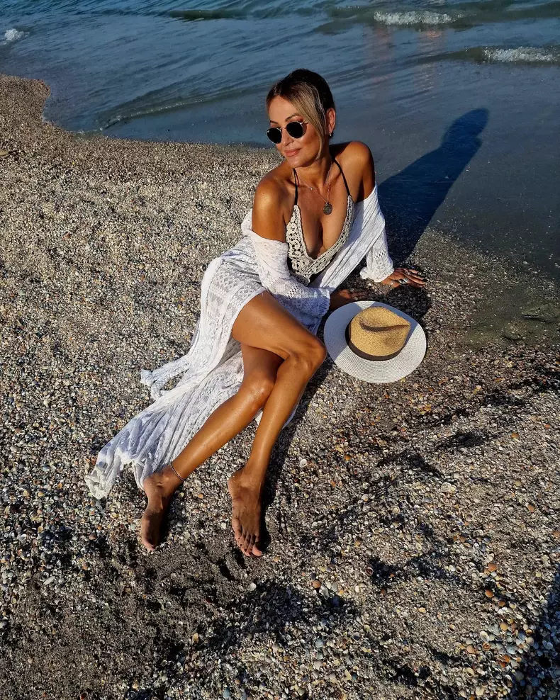 Anca Țurcașiu în costum de baie la 54 de ani