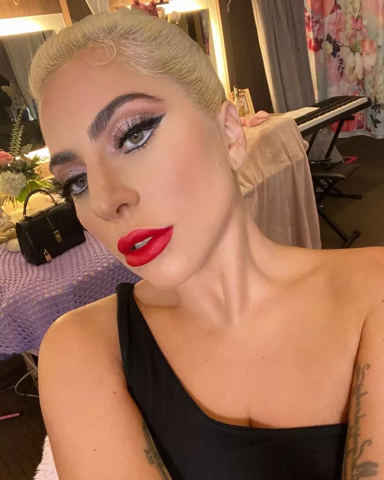 Celebrity Selfies