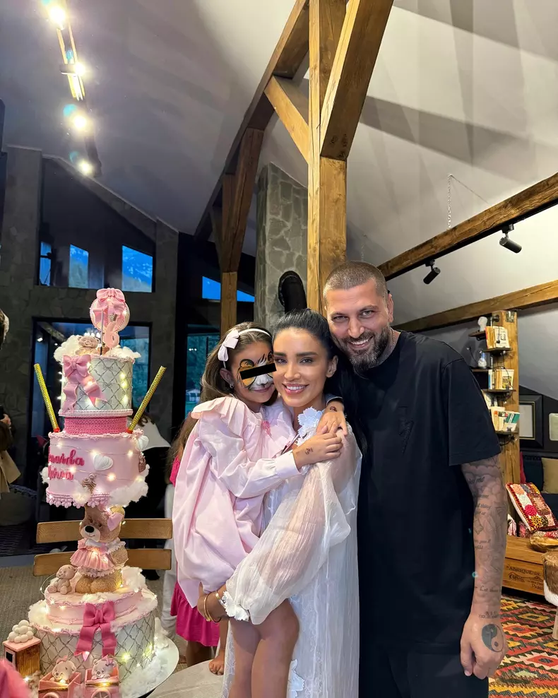 Adelina Pestrițu, soțul ei, Virgil Șteblea, și fiica lor, Zenaida Maria