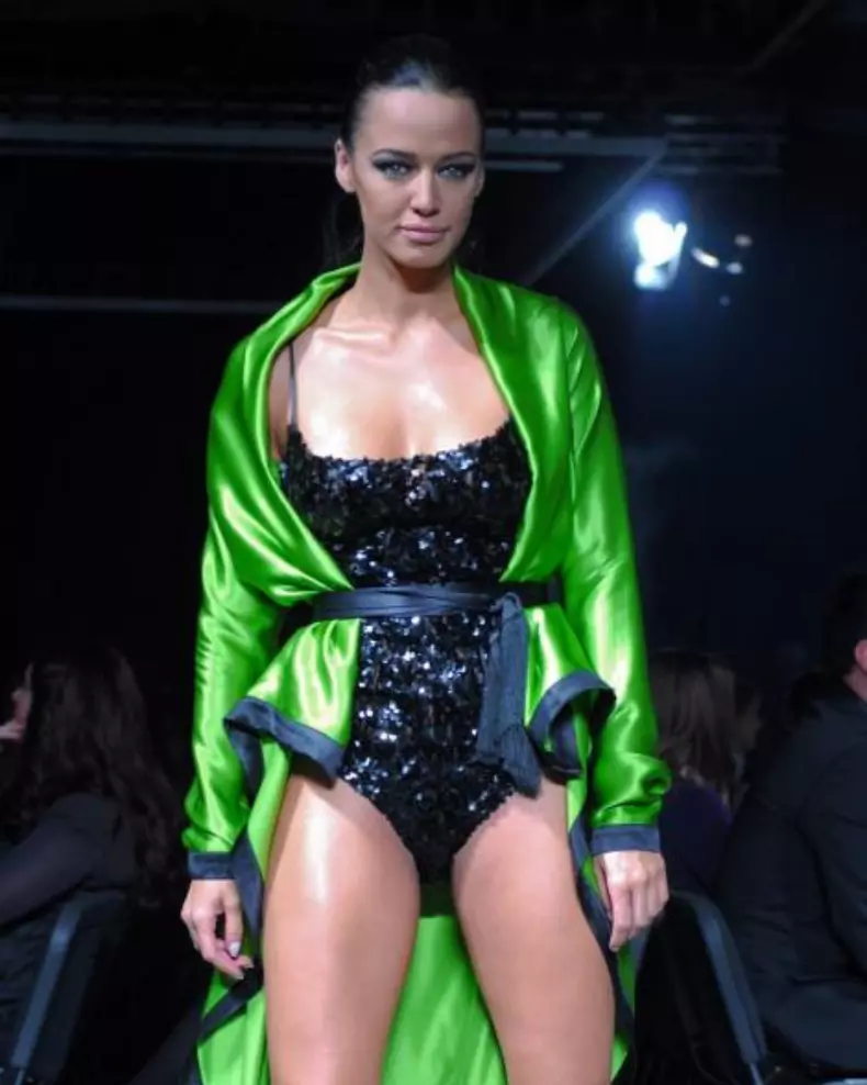 andreea raicu model