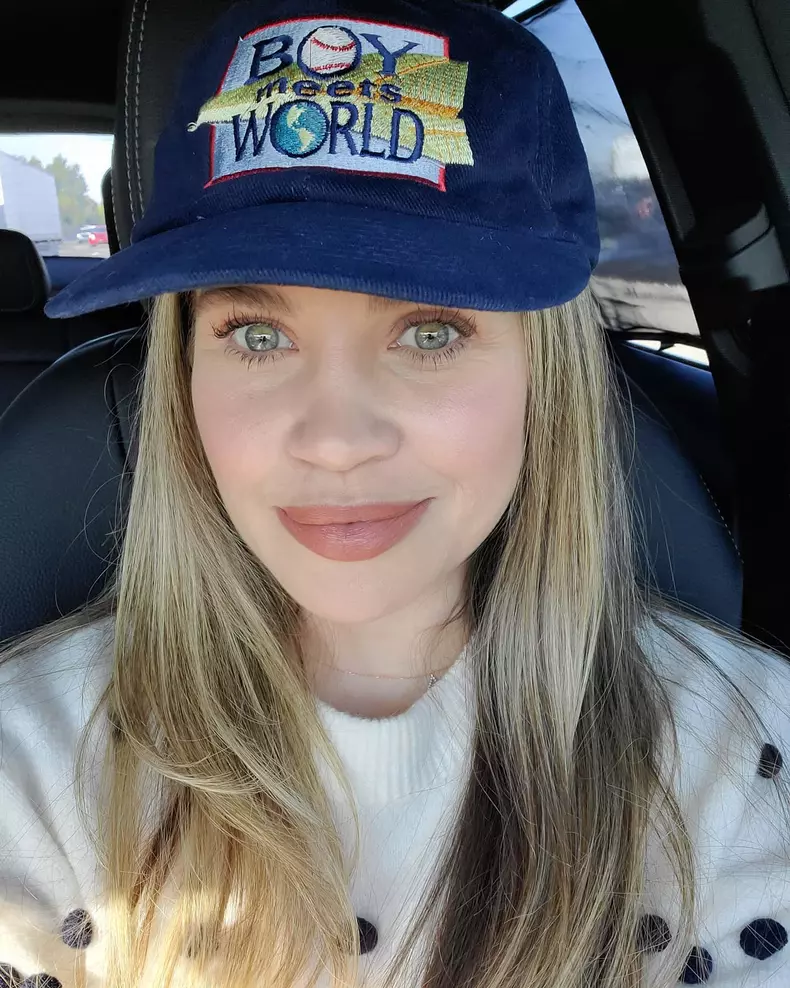 Danielle Fishel selfie