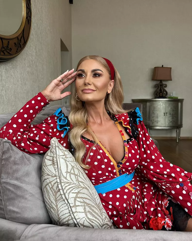 Emilia Ghinescu, în ziua în care a filmat emisiunea „În oglindă”