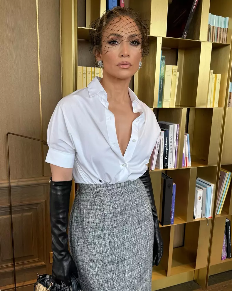 Jennifer Lopez, manichiură de toamnă