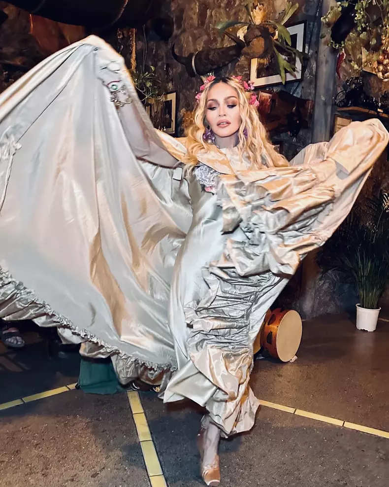madonna aniversare