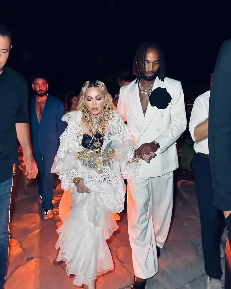 madonna cu akeem