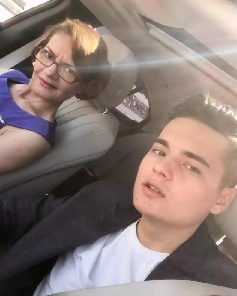 Selly și mama lui