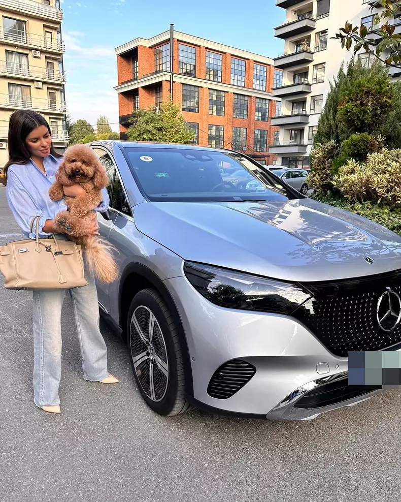 Ileana Lazariuc conduce un Mercedes-Benz EQE 350 4MATIC SUV (9)