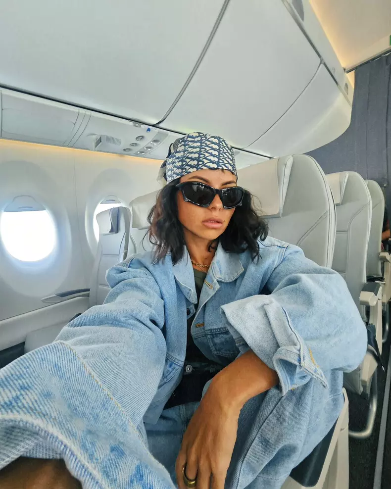 inna in avion