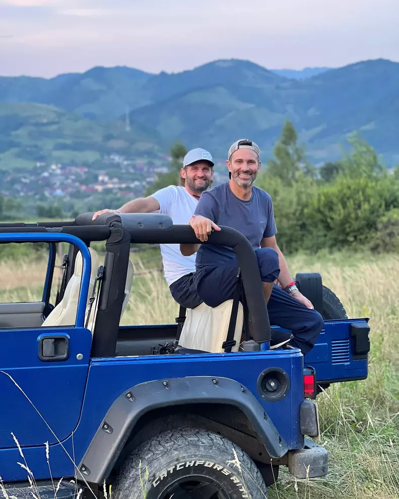 nicolai tand si sorin brotnei in asia