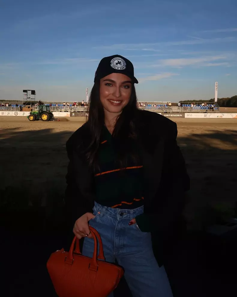 alexia eram pe aeroport