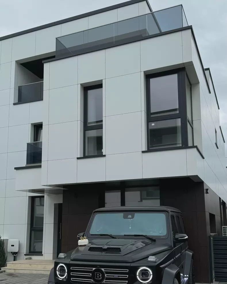 Andreea Bostănică și-a cumpărat casă la 20 de ani (8)