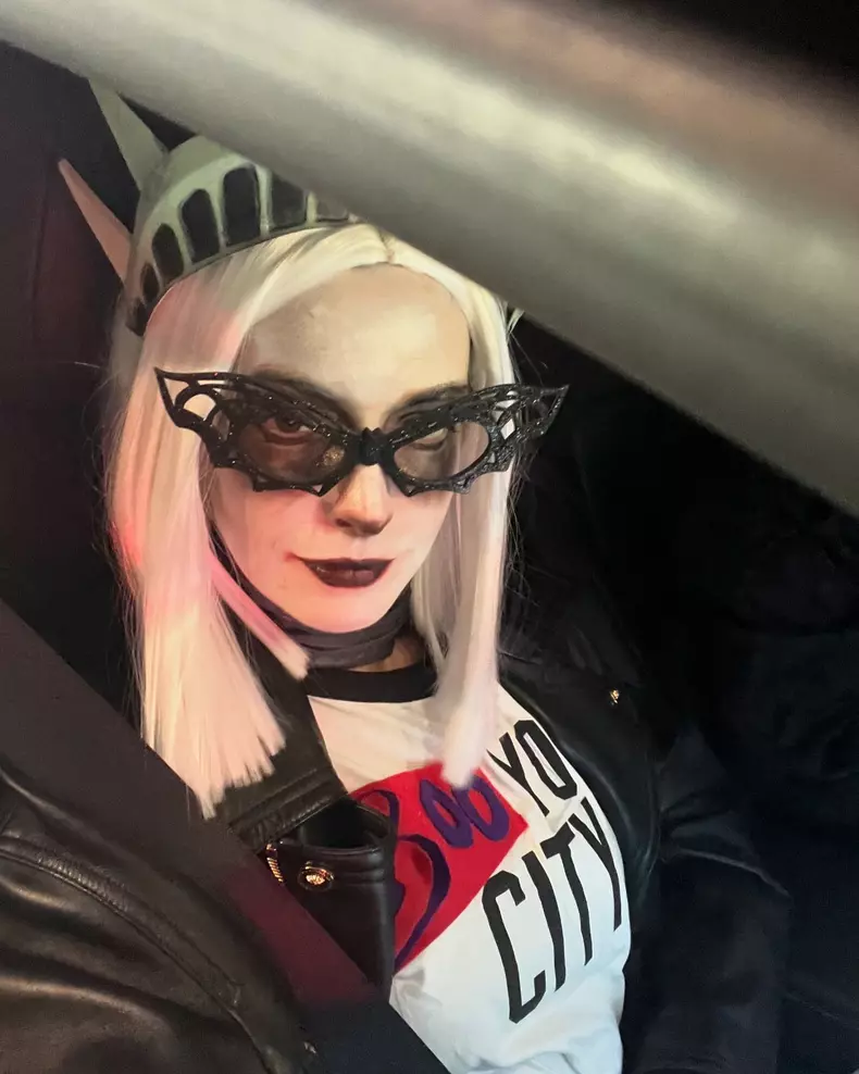 anne hathaway halloween