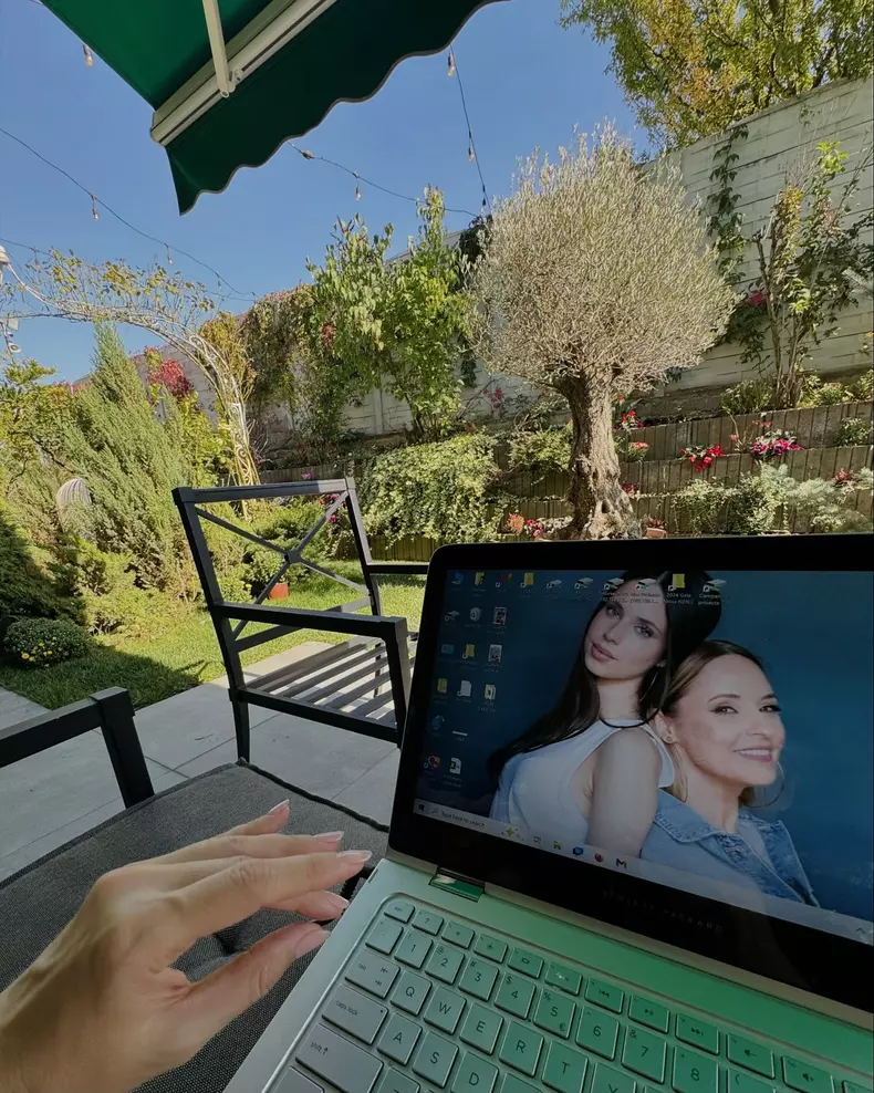 Curte casa Andreea Marin (9)