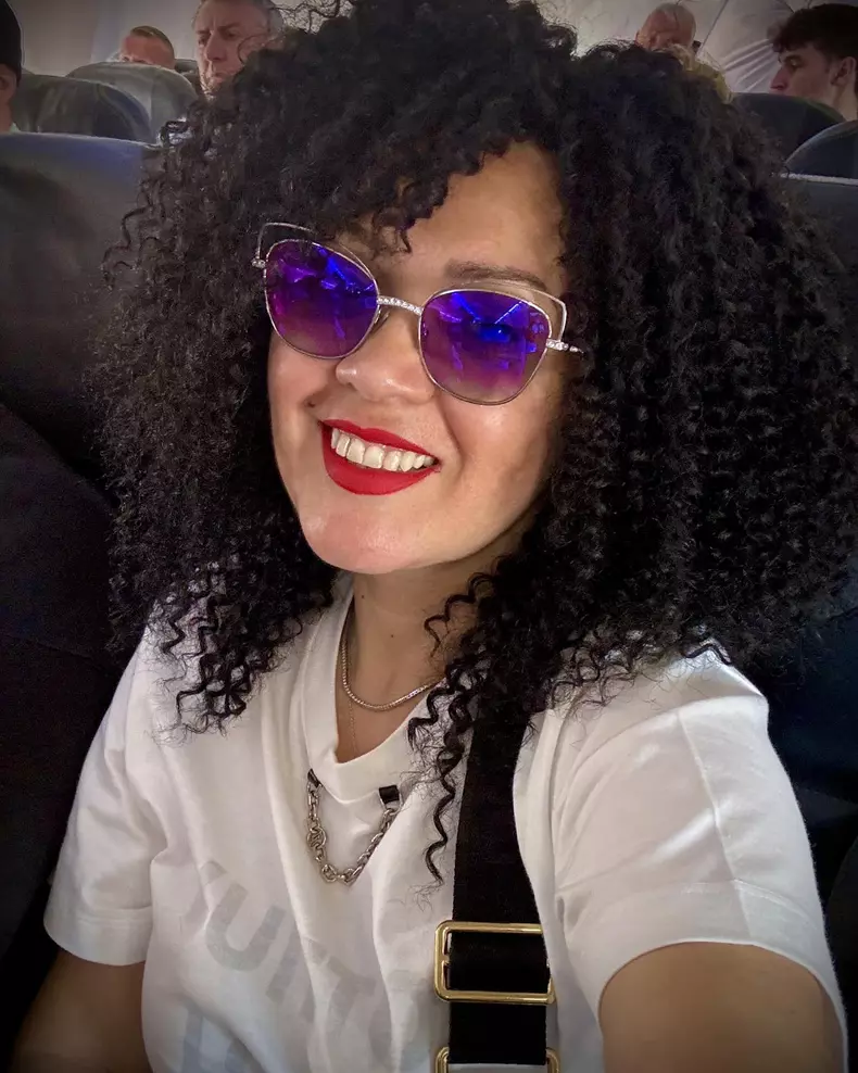 minodora cu ochelari