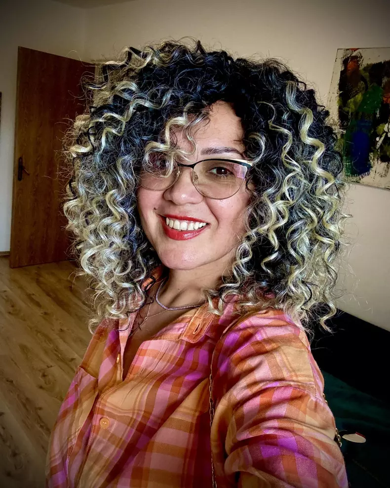 minodora cu suvite blonde