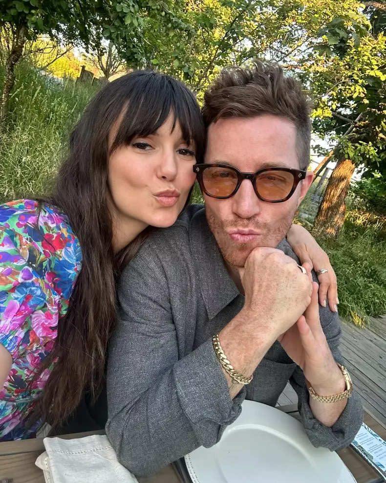 nina dobrev si iubitul