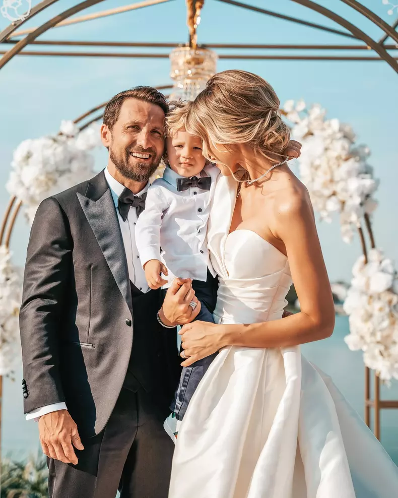 Dani Oțil, Gabriela Prisăcariu și fiul lor, Luca Tiago