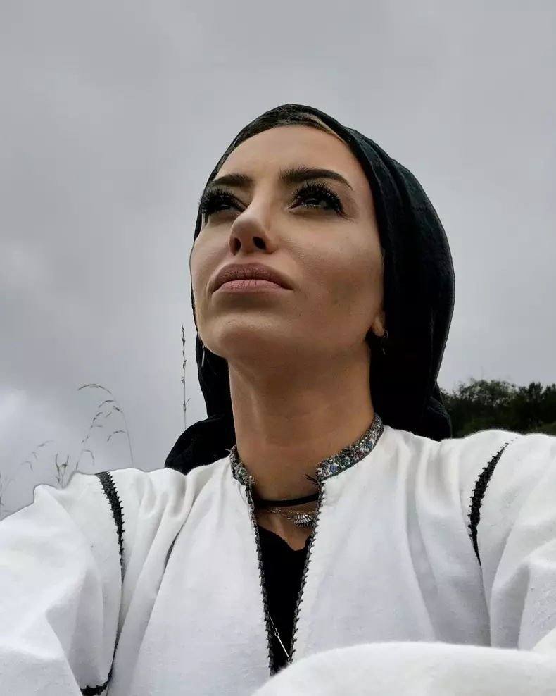 giulia anghelescu in ie