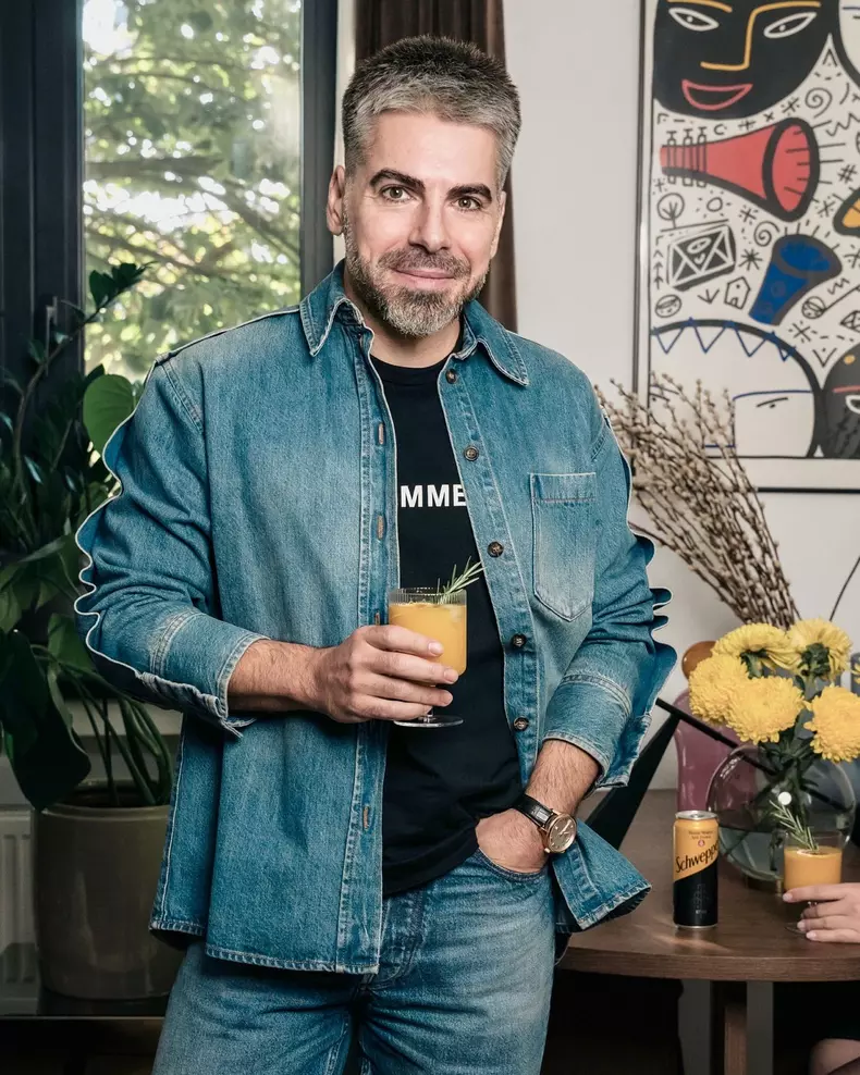 maurice munteanu in jeans