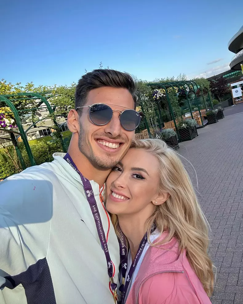 victor corneA SI andreea balan