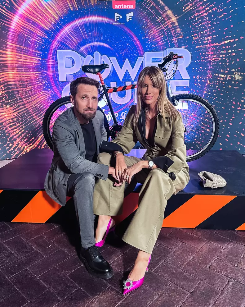 Dani Oțil și soția lui, Gabriela Prisăcariu, la avanpremiera sezonului 2 Power Couple România, ianuarie 2025 (3)