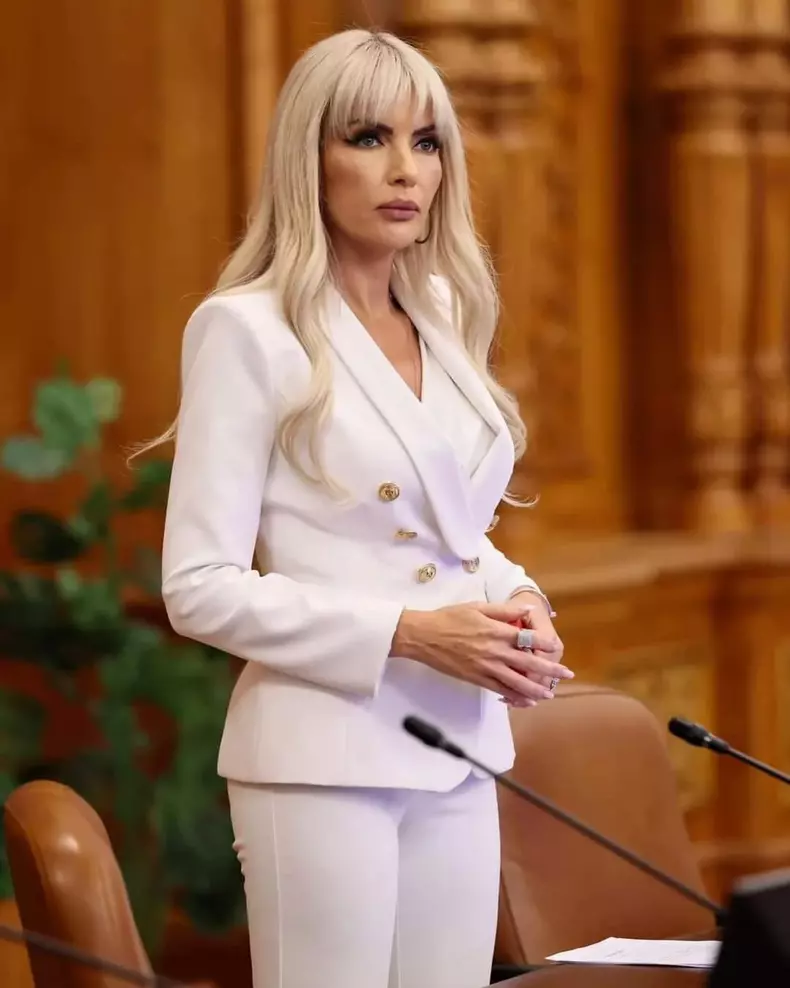 deputatlauravicol_1694541138_3190364761567136136_44069122354