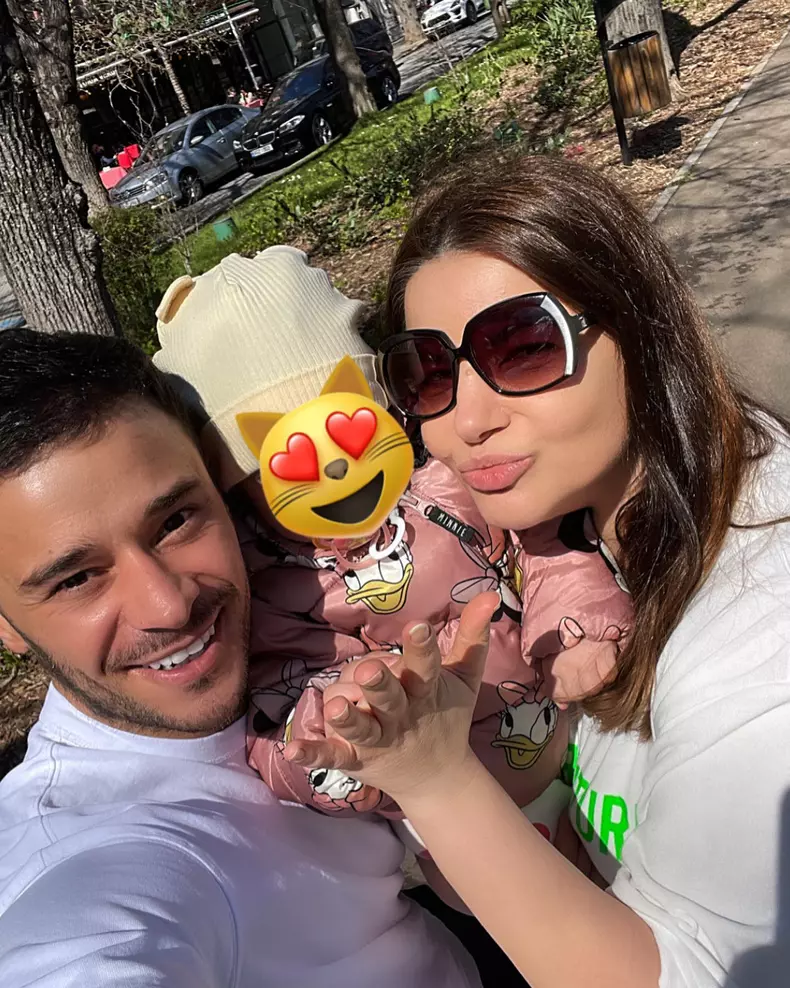 Dima Trofim, iubita lui, Angela Ciupitu, și fiica lor, Ania (2)