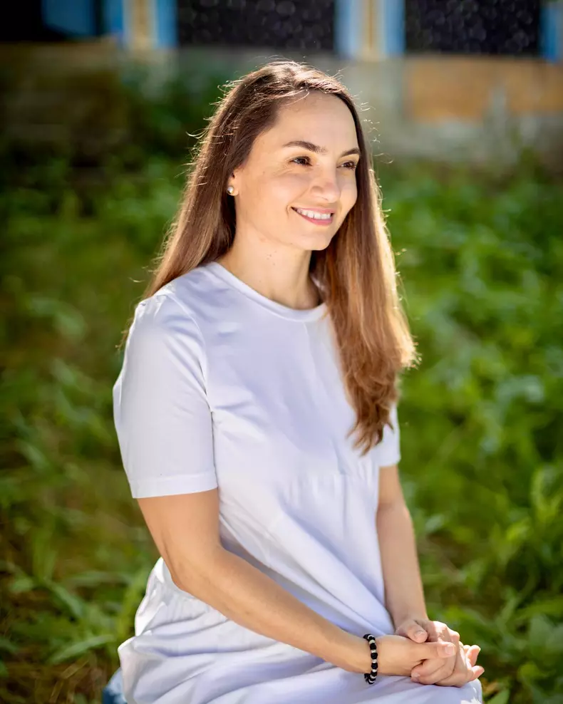 anamaria gavrila in alb