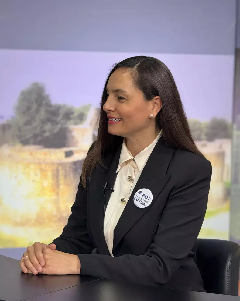 anamaria gavrila in studio
