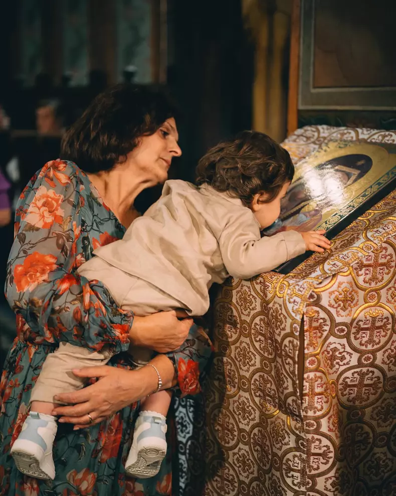 Mama și fiul lui Theo Rose, Nina Diaconu și Sasha Ioan