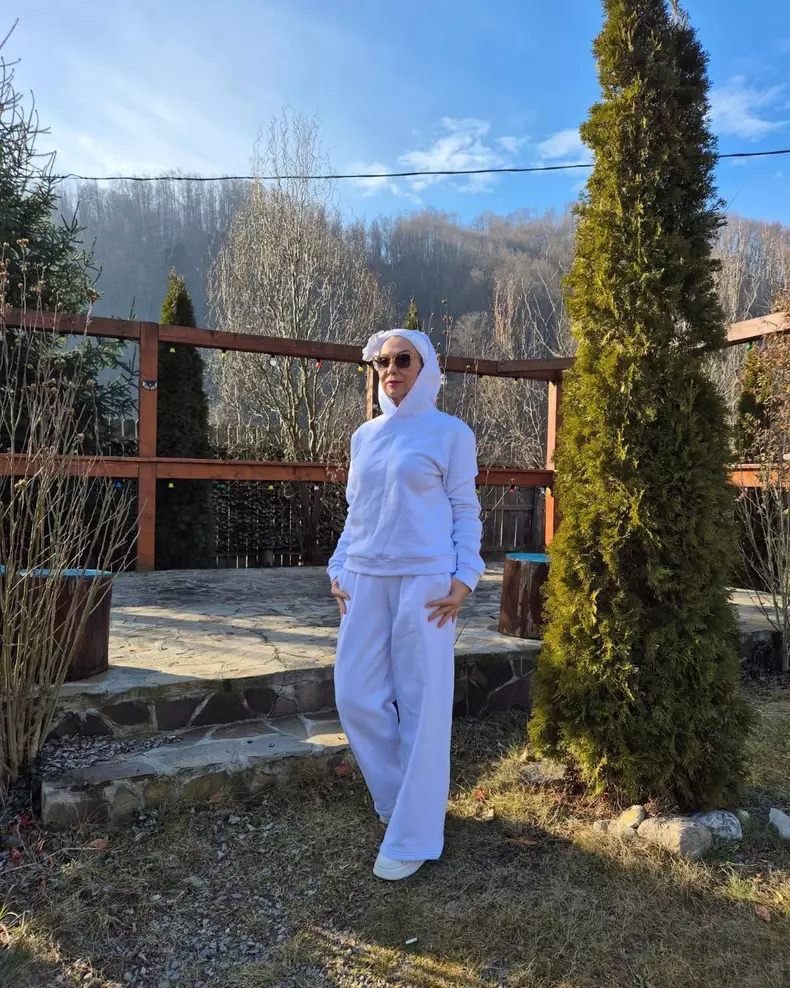 monica anghel la munte