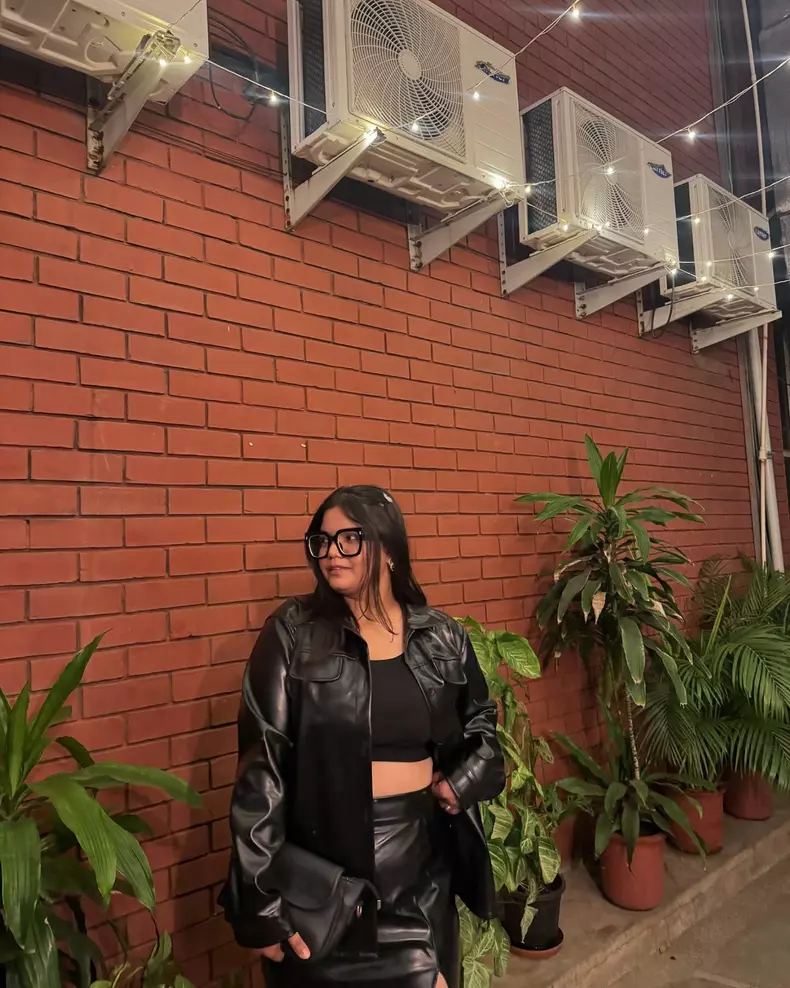 misha agrawal in negru