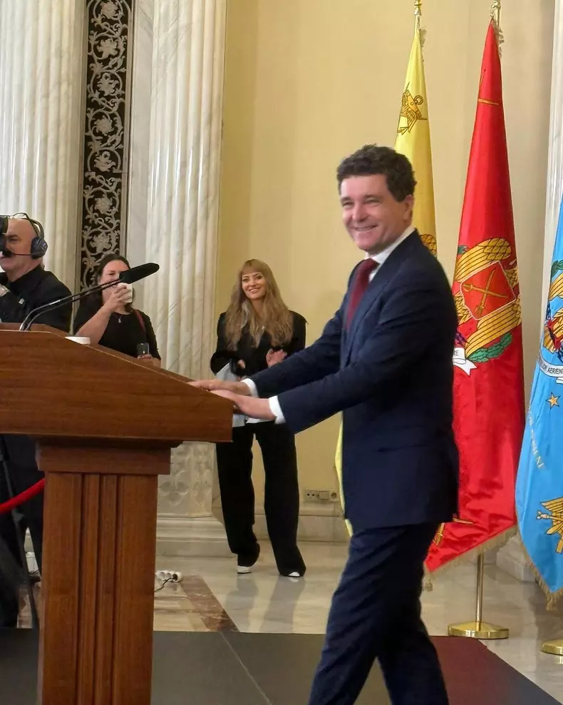 delia_1748290968_3641251017778324466_344585014