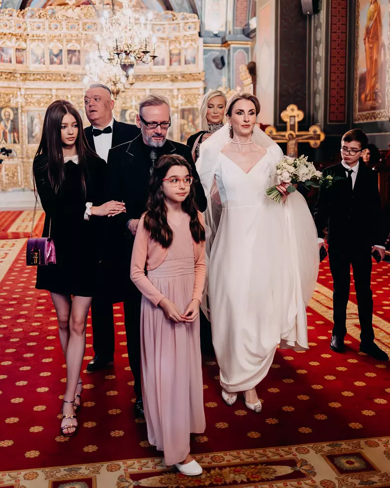 Mikaela Albu la nunta tatălui ei, Mihai Albu, cu Elena Nechifor (3)
