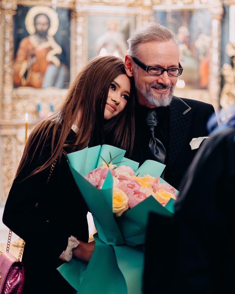 Mikaela Albu la nunta tatălui ei, Mihai Albu, cu Elena Nechifor (4)