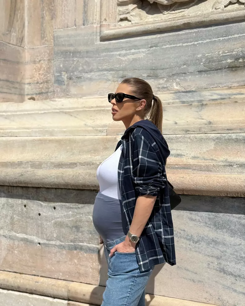 Roxana Nemeș, însărcinată cu gemeni (2)