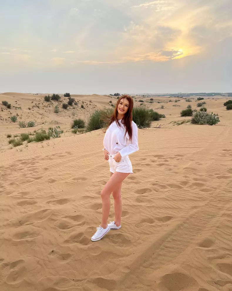 teodora marcu in desert