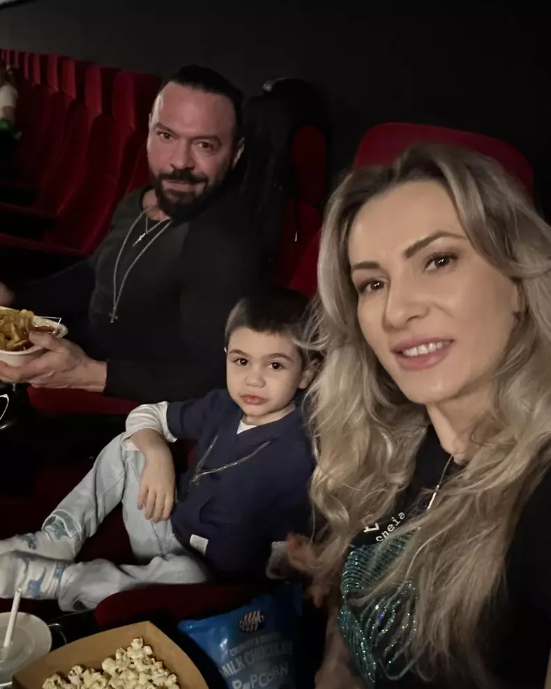 Cornel Păsat, soția lui, Bianca, și fiul lor, Dryas (1)