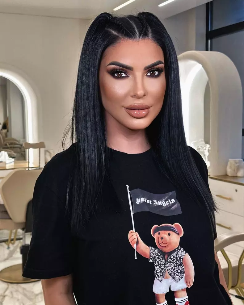 andreea tonciu in negru