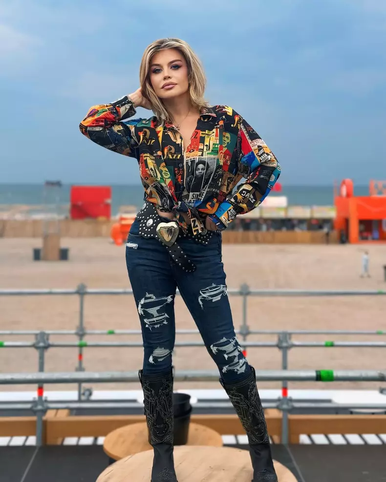 loredana pe malul marii