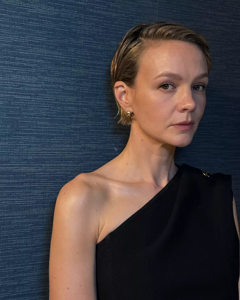 Carey Mulligan tuft bob