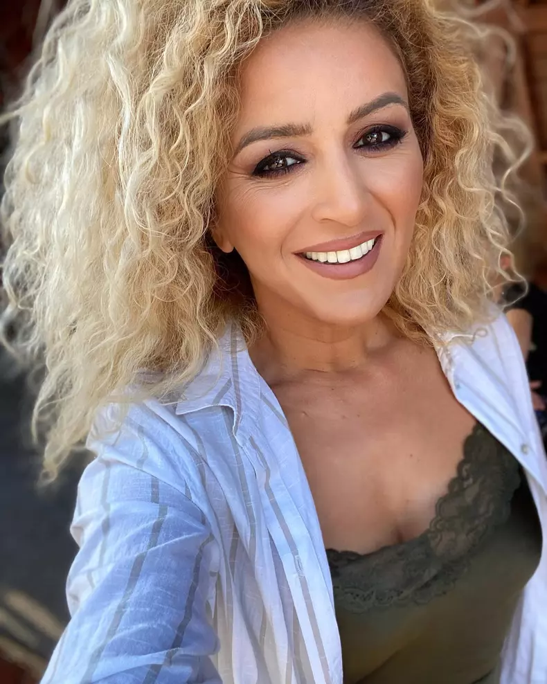 nicoleta dragusin selfie