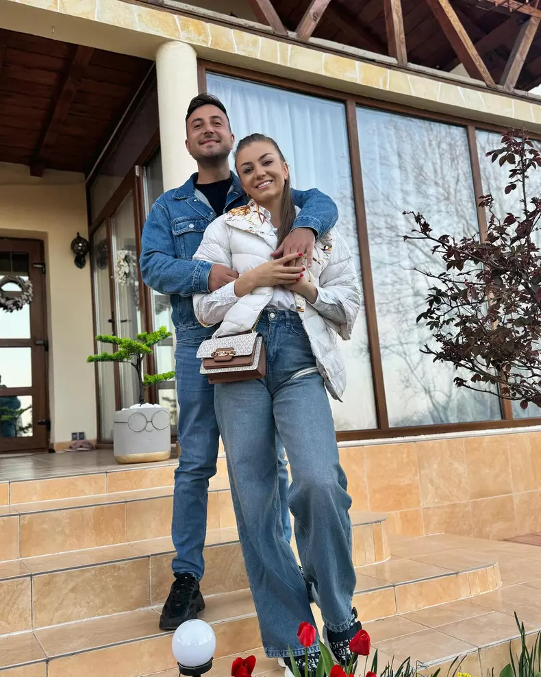 valentin sanfira cu codruta in tgatarusi