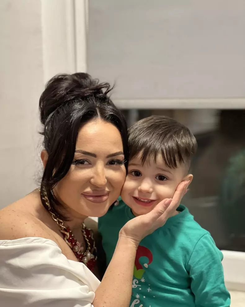 Claudia Shik și fiul ei
