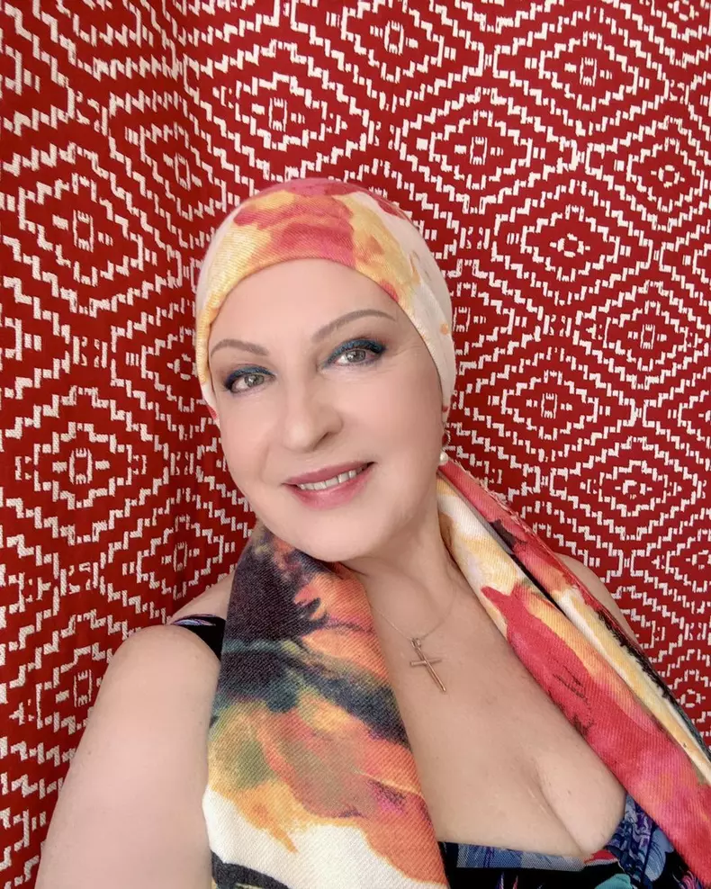 Maria Dragomiroiu în costum de baie la 70 de ani (2)