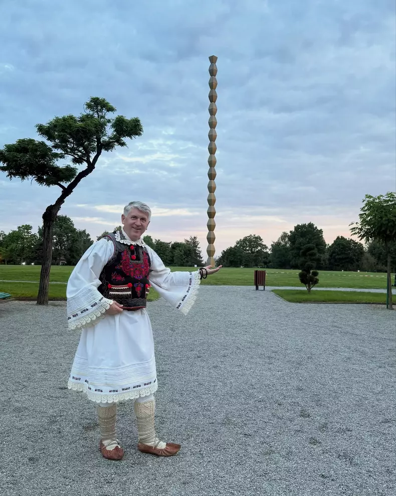 cristian pomohaci si coloana infinitului