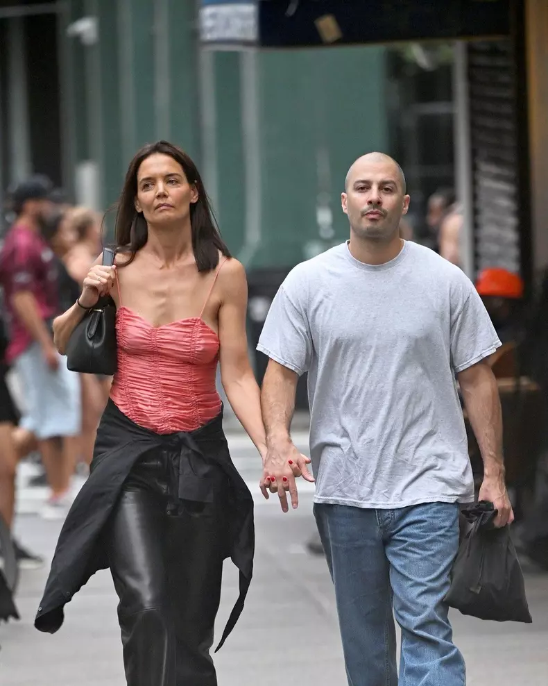 EXCLUSIVE Katie Holmes Looks Loved Up With New Boyfriend Jason Bard Yarmosky On A Date Night At SoHo Sessions